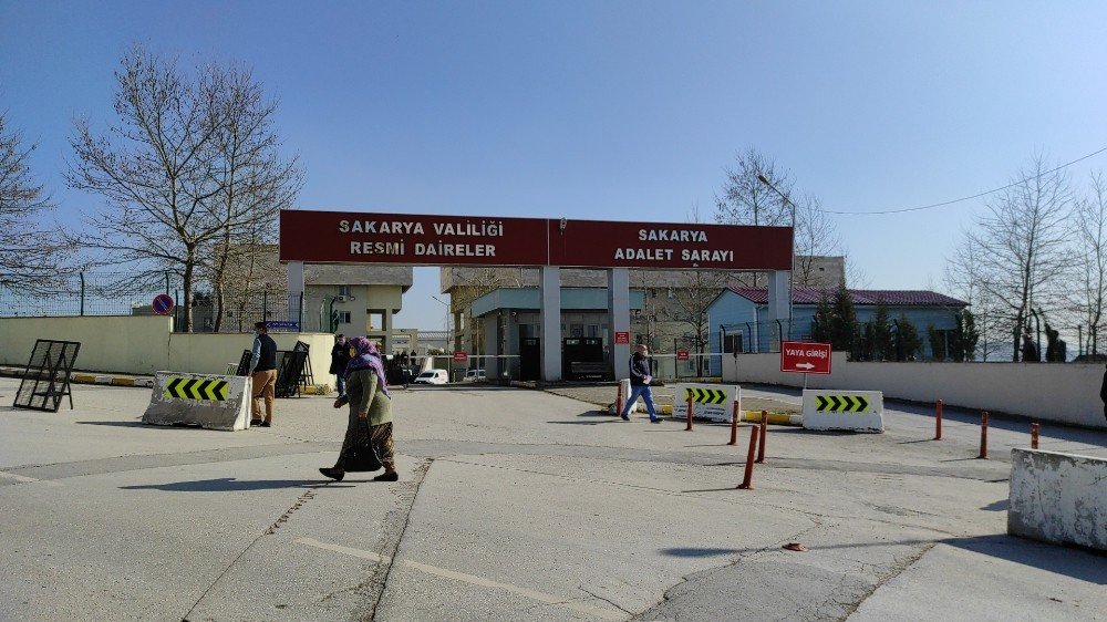 Fetö Firarisi Adil Öksüz’ün Yakınlarının Davasında Bylock İçerikleri Bekleniyor
