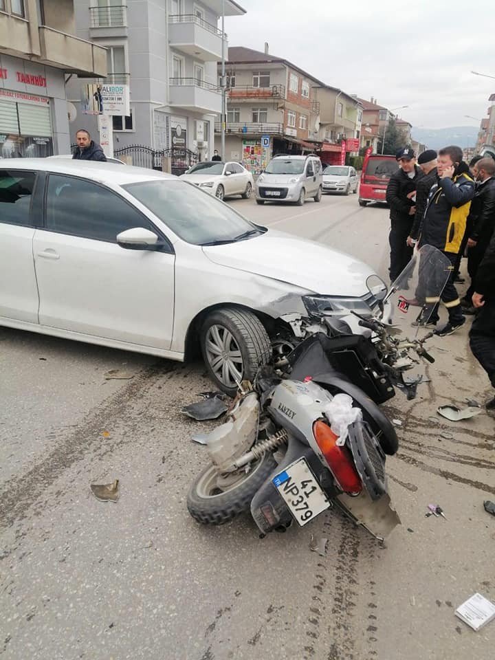 Motosiklet Sürücüsü, Kaskı Sayesinde Kazayı Hafif Yaralı Atlattı