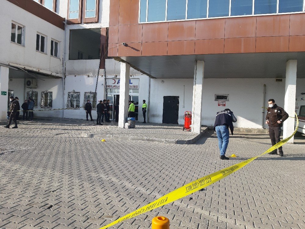 Otopark Tartışmasında 2 Güvenlik Görevlisini Vuran Şahıslar Teslim Oldu