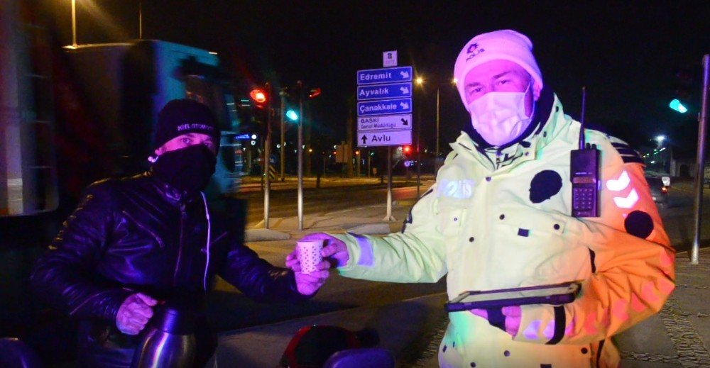 Demlikten Gelen Dostluk