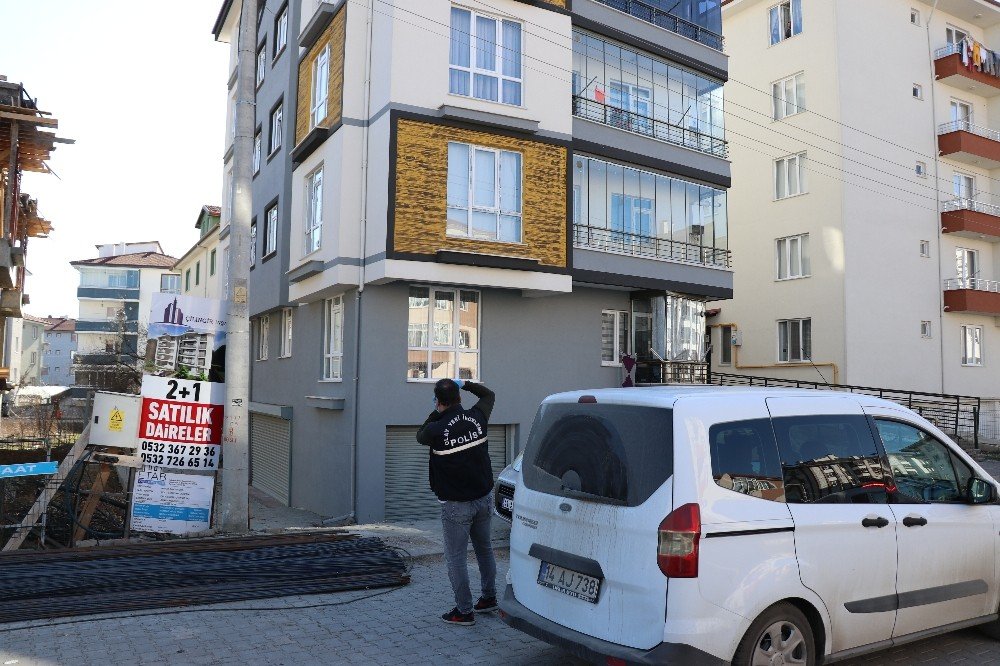 Apartmanın 3’üncü Katındaki Pencereden Düşen Kadın Yaralandı