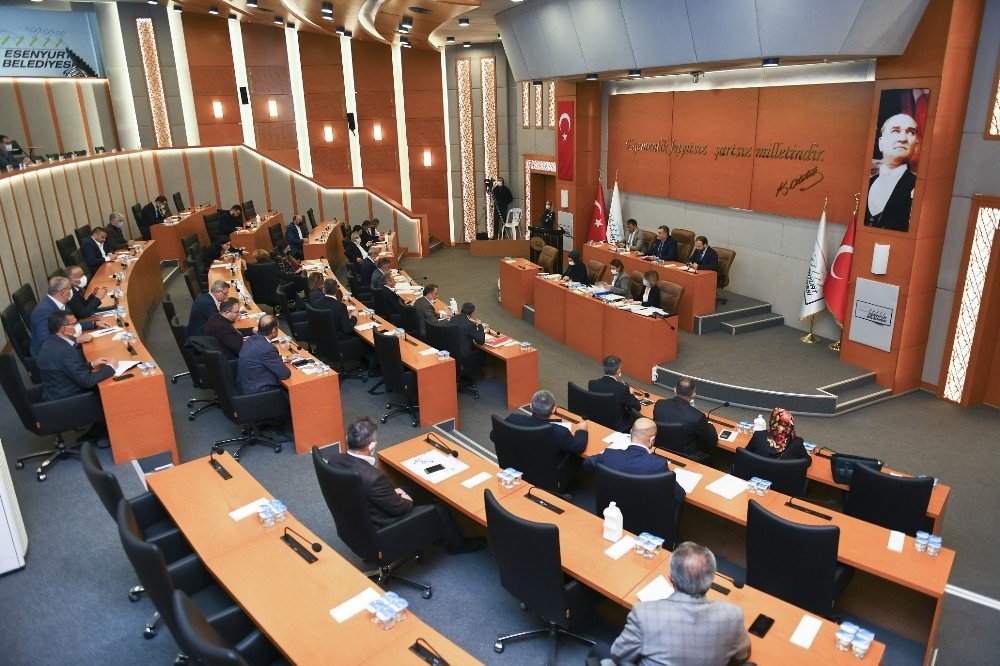 Esenyurt Belediye Meclisinden Bürokrasiyi Azaltan Karar