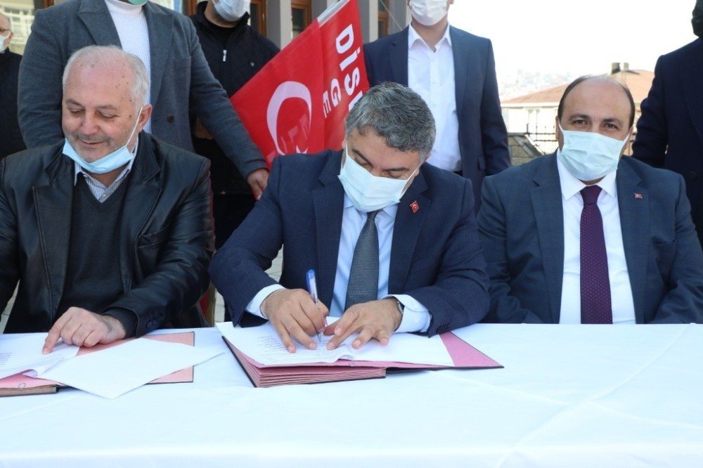 Yüzde 95 Zammı Davullu Zurnayla Kutladılar