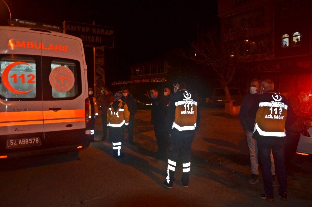 Ambulans İle Ticari Taksi Çarpıştı: 1 Yaralı