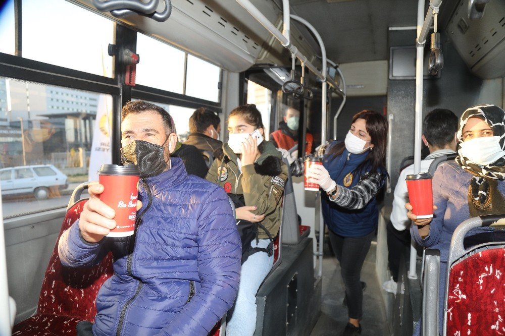 Yüreğir Belediyesinden Sıcak Çorba İkramı