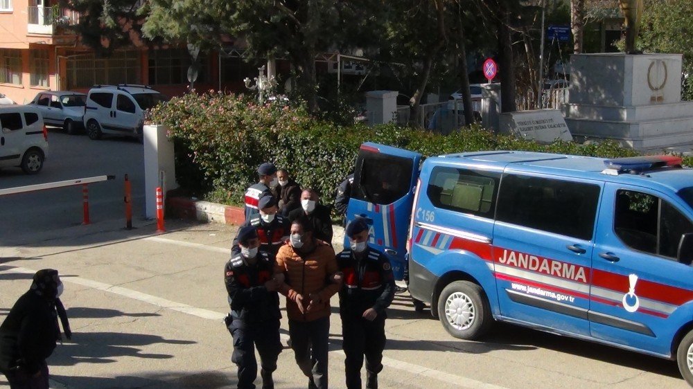 Adana’da Silah Kaçakçılığı Ve Nitelikli Dolandırıcılık Operasyonu; 4 Tutuklama