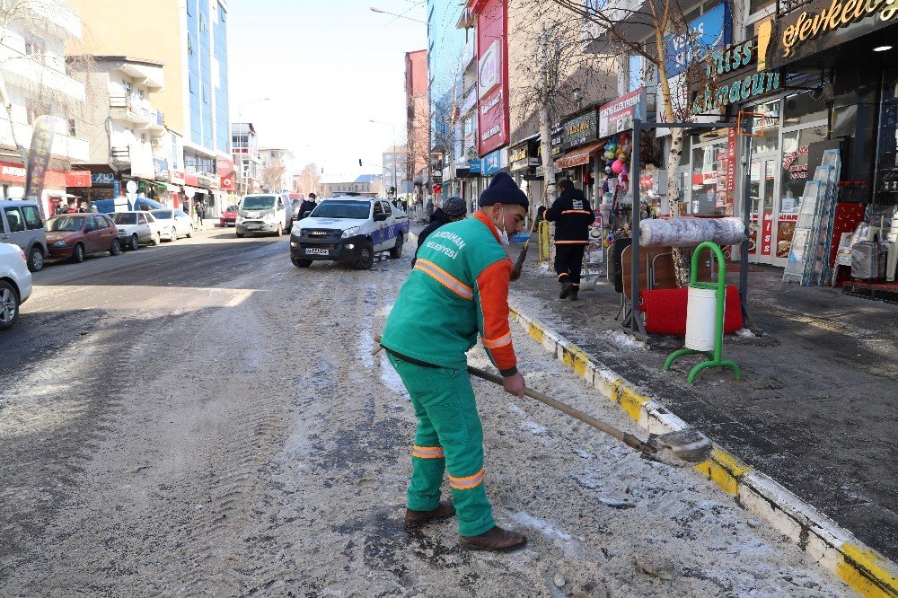 Ardahan’da Temizlik Çalışmaları Devam Ediyor