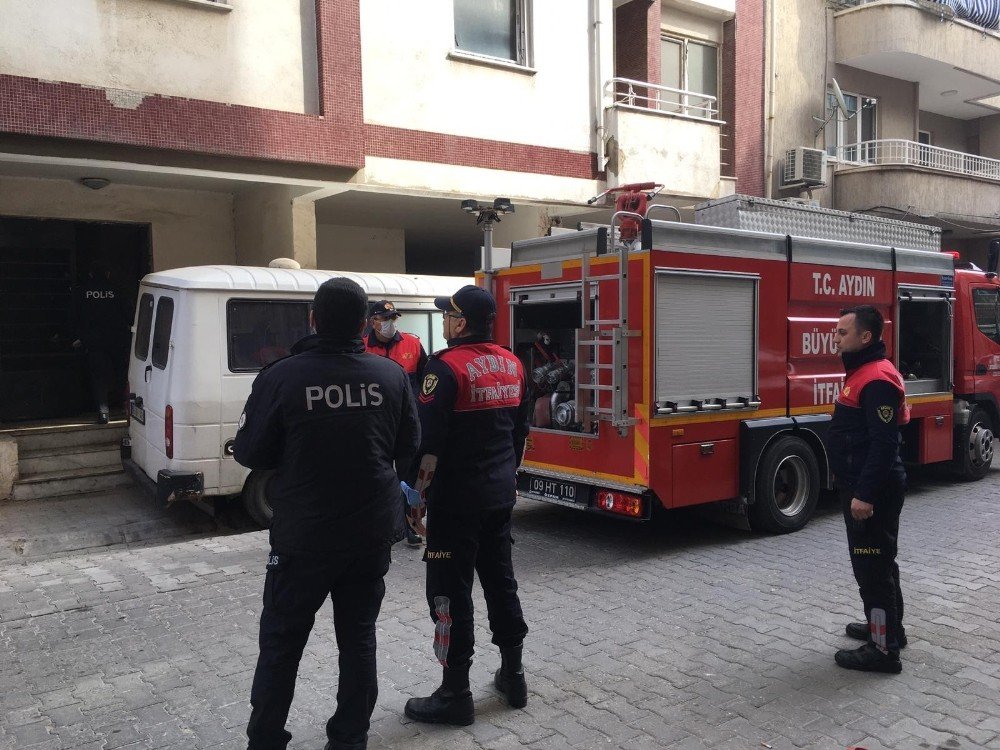 Mahallenin Korkulu Rüyası Haline Gelen Metruk Binada Yangın Çıktı