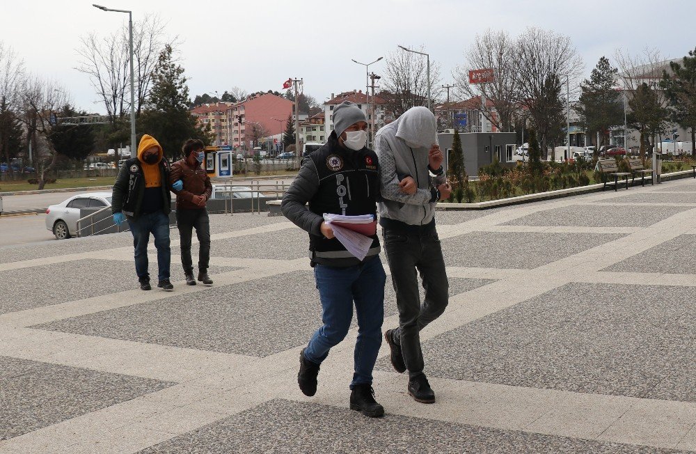 Tem’de 30 Gram Kokainle Yakalanan 2 Kişi Adliyeye Sevk Edildi