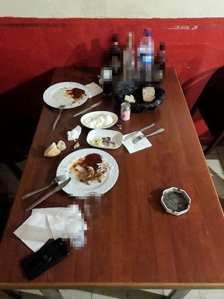 Edirne İ̇çki Ve Kumar Baskını 69 Bin Tl Ceza Kesildi