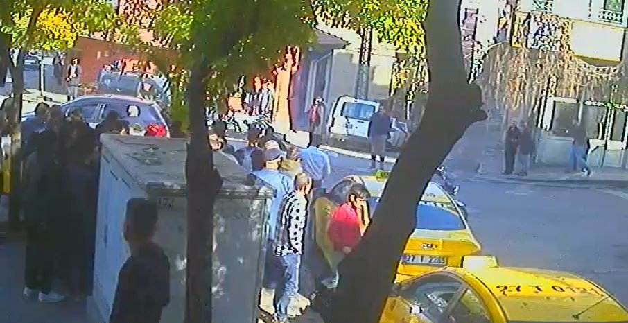 Kurşun Yağmuruna Tuttuğu Arkadaşının Ölümünü Seyretti