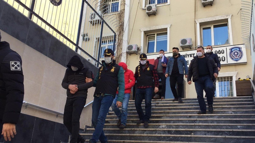 İ̇stanbul’da 6 Olayda 500 Bin Liralık Kapkaç Yapan Şahıslar Kamerada