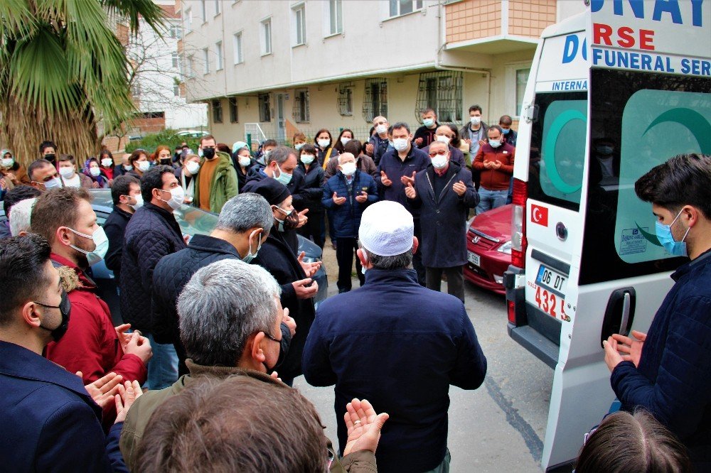 Kanser Hastası Öğretmen Kalbine Yenik Düştü