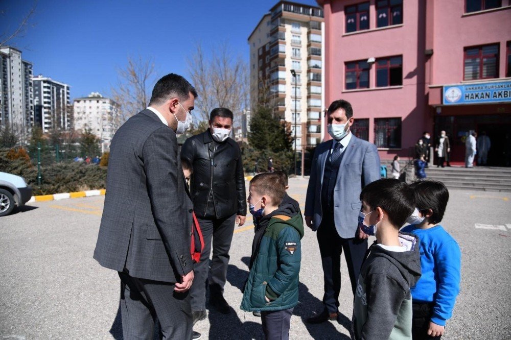 Pursaklar’da Okullar Öğrenciler İçin Hazırlandı