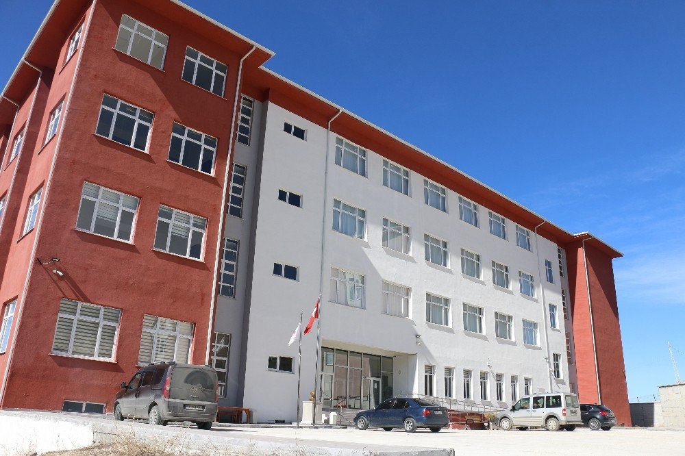 Sağlık Ordusuna Yeni Modern Okul Binası