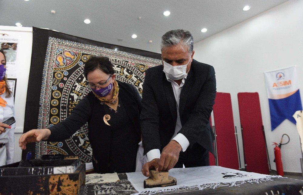 Bereketli Eller Rüzgarı Kadın Kooperatifi El Sanatları Sergisi