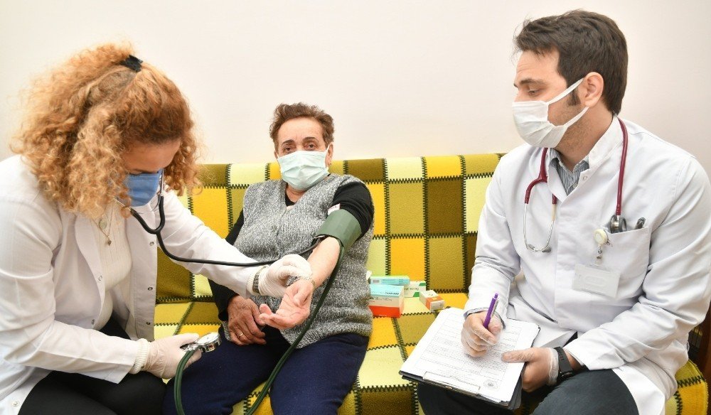 Yaşlı Ve Kronik Hastalar ‘evde Sağlık’tan Memnun