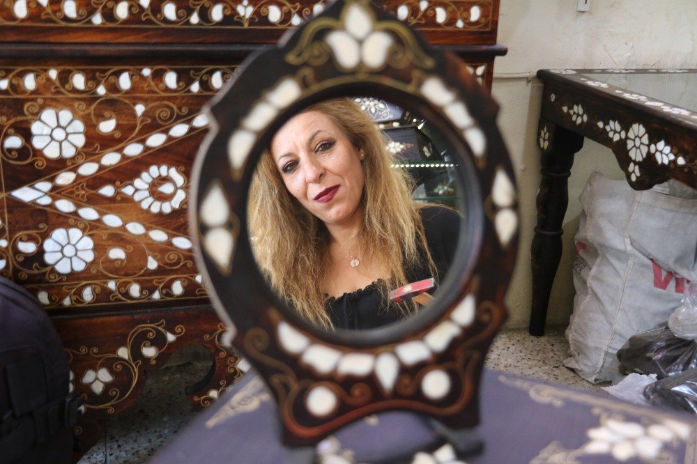 Sedefçilik Mesleğinin Tek Kadın Ustası