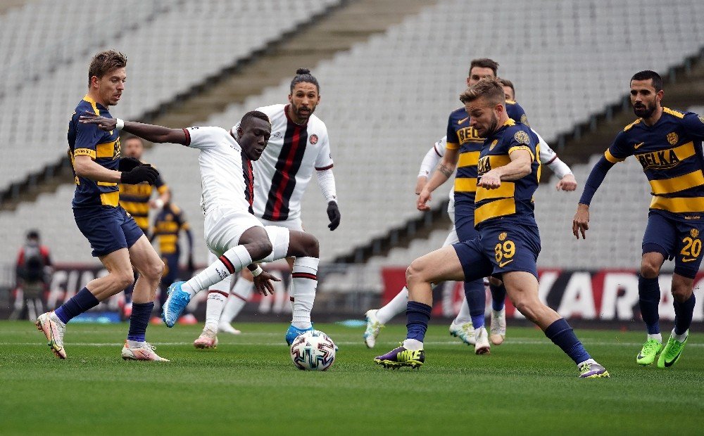 Süper Lig: Fatih Karagümrük: 0 - Mke Ankaragücü: 0 (i̇lk Yarı)