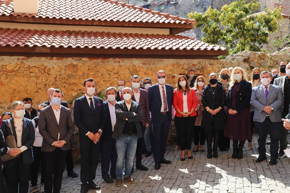 Alanya Belediyesi’nden Kadınlar Gününe Özel Sergi