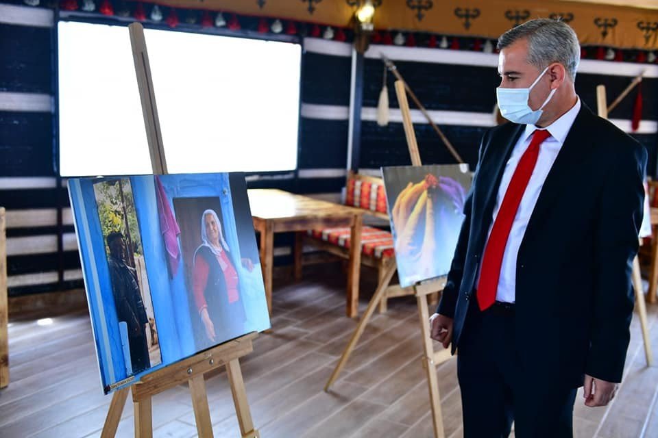 Başkan Çınar, ‘kadın Ve Hayat’ Fotoğraf Sergisini Gezdi