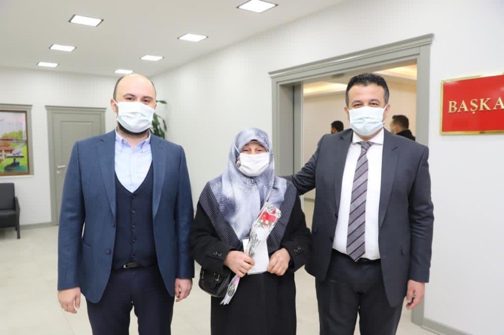 Başkan Doğan ’kadınlar Günü’nde Şehit Annesini Unutmadı