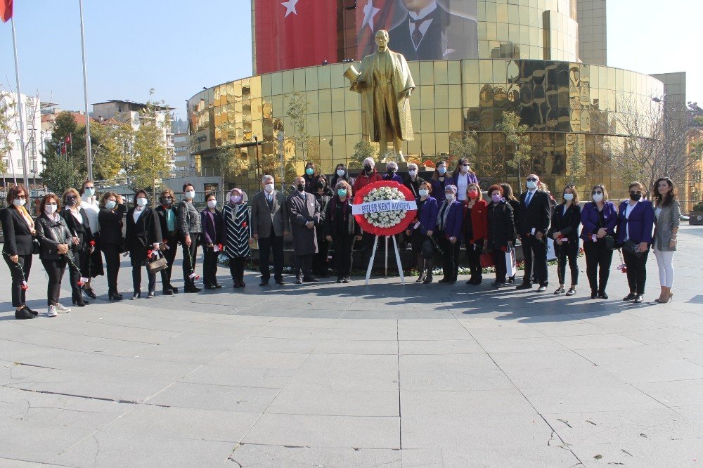 Efeler’de Kadınlar Unutulmadı