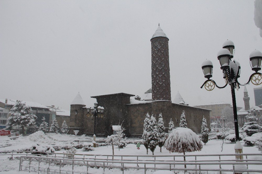 Erzurum’a Mart Karı