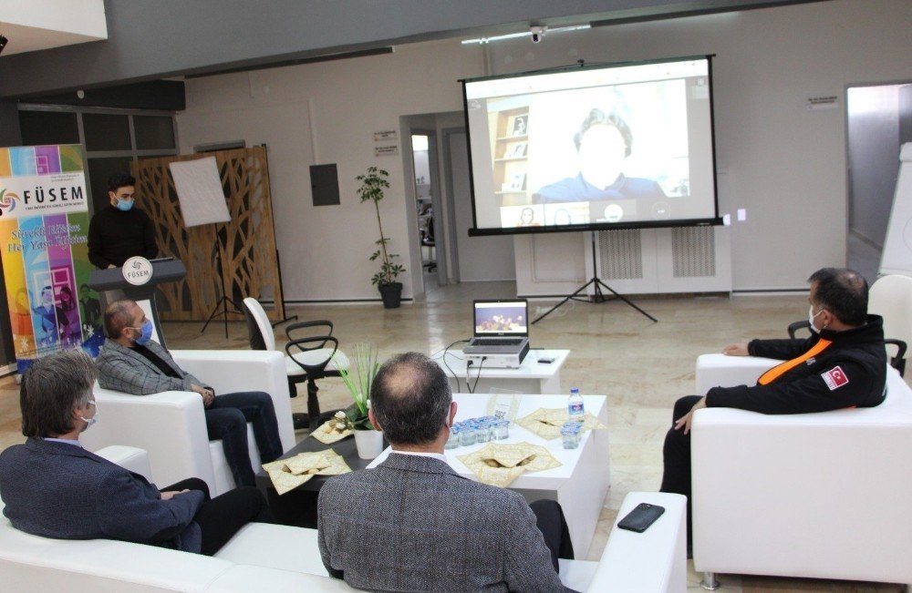 Fü’de “günümüzde Kadın” Programı