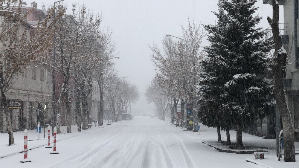 Kars’ta 57köy Yolu Ulaşıma Kapandı