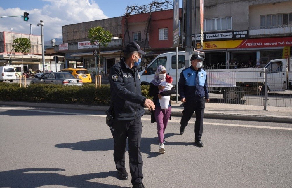 Dilenciler Kaçtı Zabıtalar Kovaladı