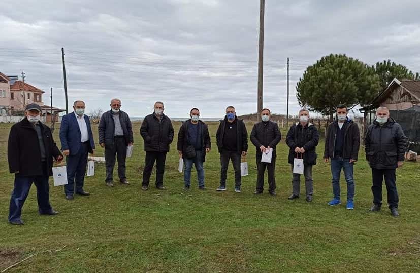 Emekli Olan Öğretmenlere Teşekkür Plaketi