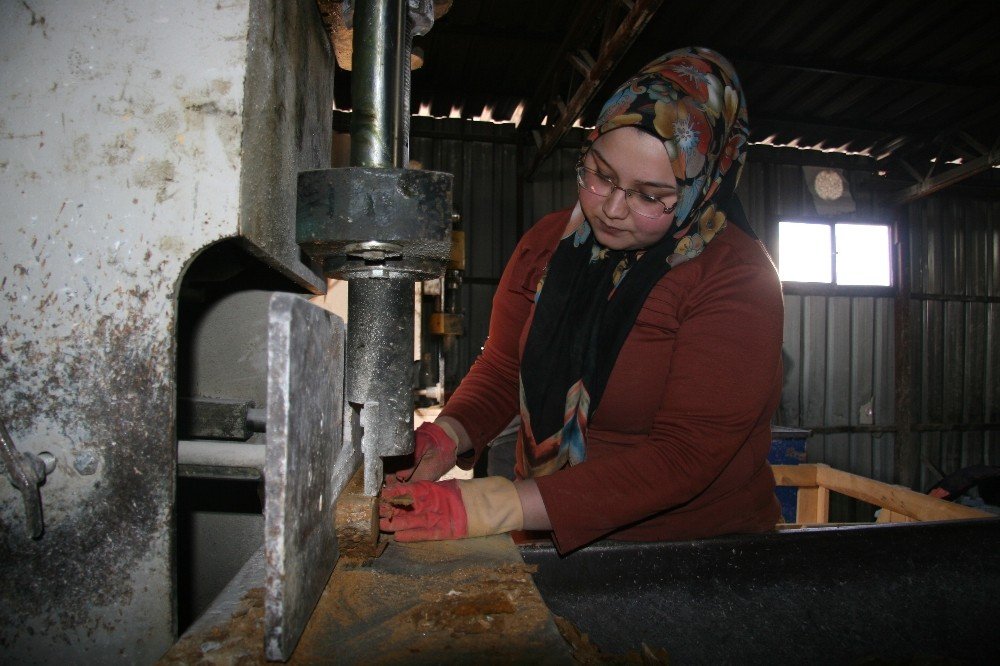 Tonluk Mermerleri Erkekler Değil ‘kadınlar’ İşliyor