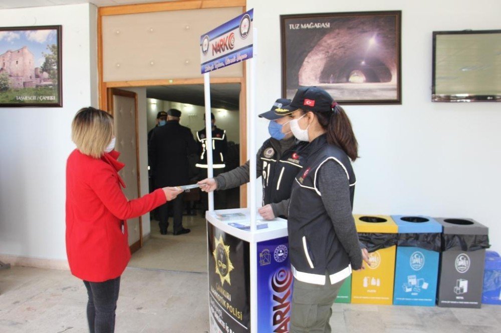 Çankırı’da ’en İ̇yi Narkotik Polisi Anne Projesi’ Kapsamında 600 Kadına Ulaşıldı