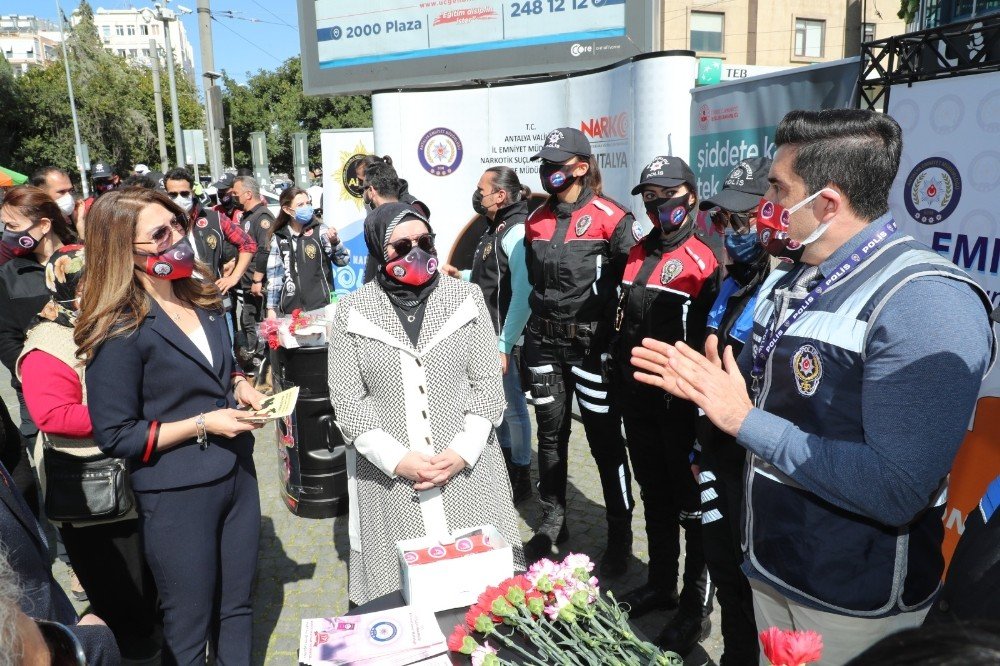 En İ̇yi Narkotik Polisi Anne Projesi Ve Kades Uygulamasının Tanıtımı Yapıldı