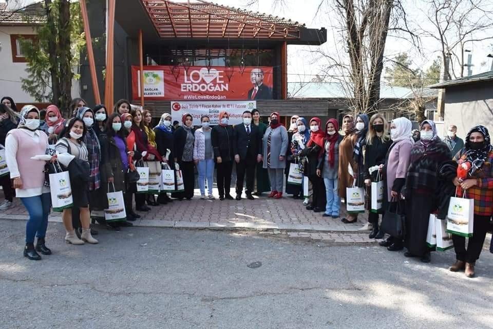 “kadınlar Çalışma Hayatına Değişim Ve Güç Getirdi”