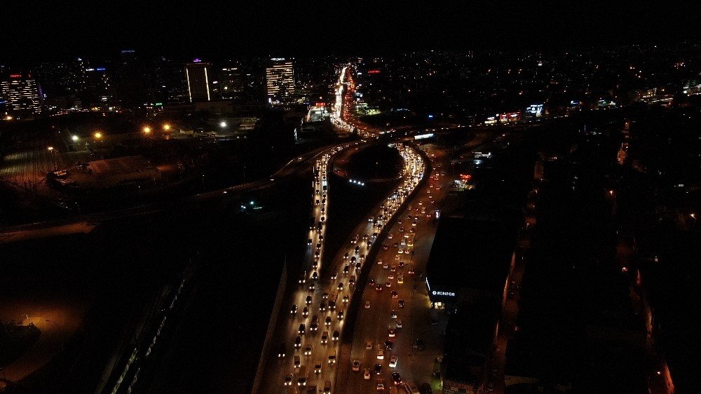 Vatandaş Özel Aracıyla Yola Çıktı, Pandemide Bursa Trafiğinin Yükü Arttı
