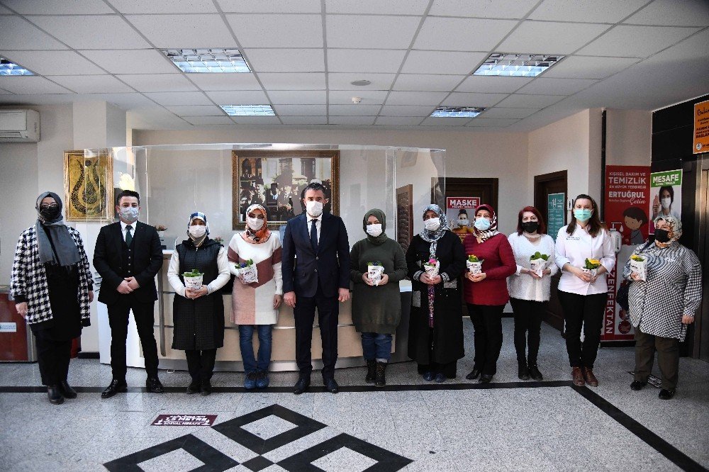 Pursaklar Belediye Başkanından, Kadınlar Gününe Özel Jesti