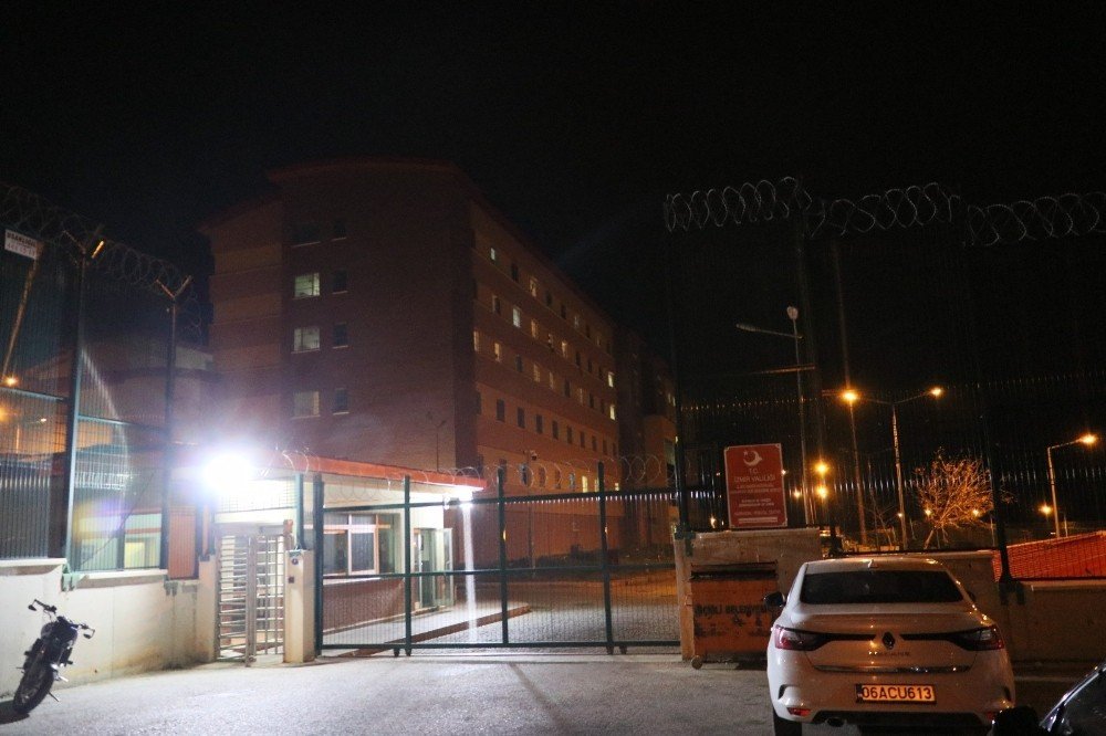 İ̇zmir Valiliğinden Göçmen Geri Gönderme Merkezindeki Yangınla İlgili Açıklama