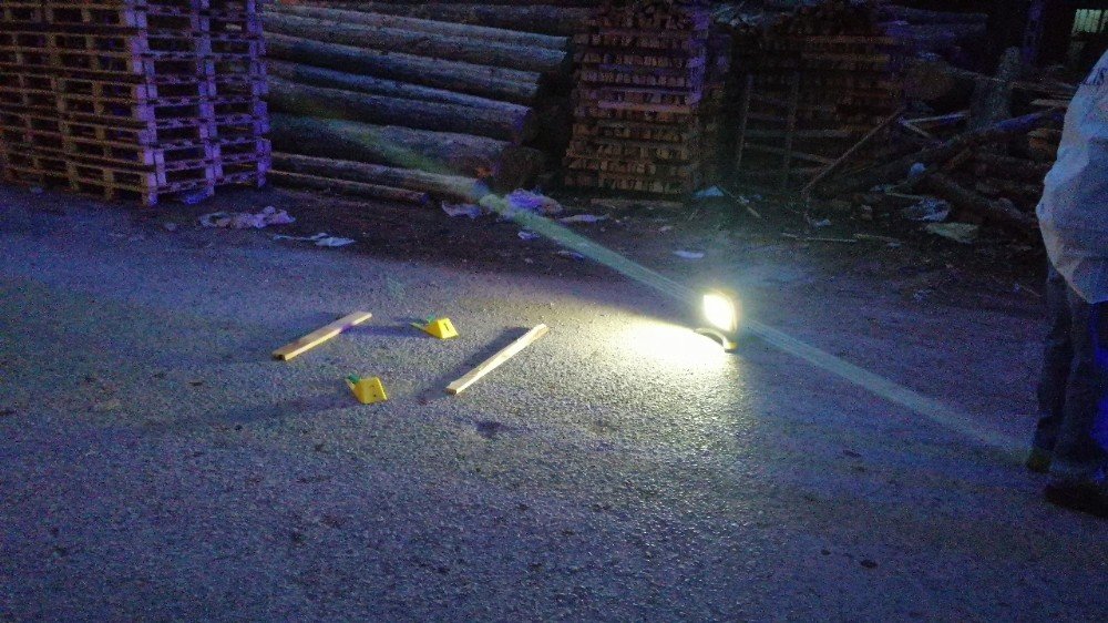 İ̇ş Yerinde Silahlı Saldırıya Uğrayan Esnaf Hayatını Kaybetti