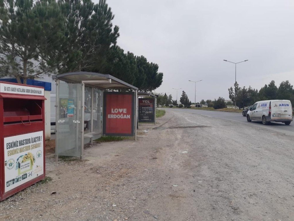 Kktc Sokaklarında “love Erdoğan” Afişleri