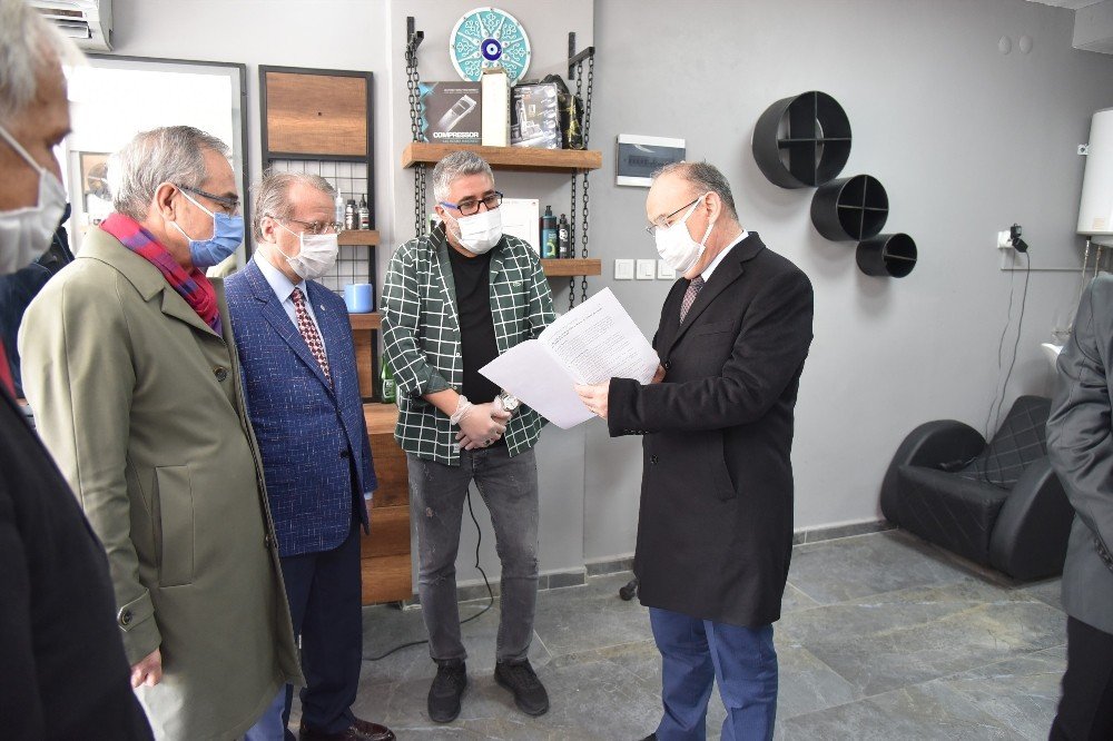 Manisa’da Berber Ve Kuaför Salonları Denetlendi