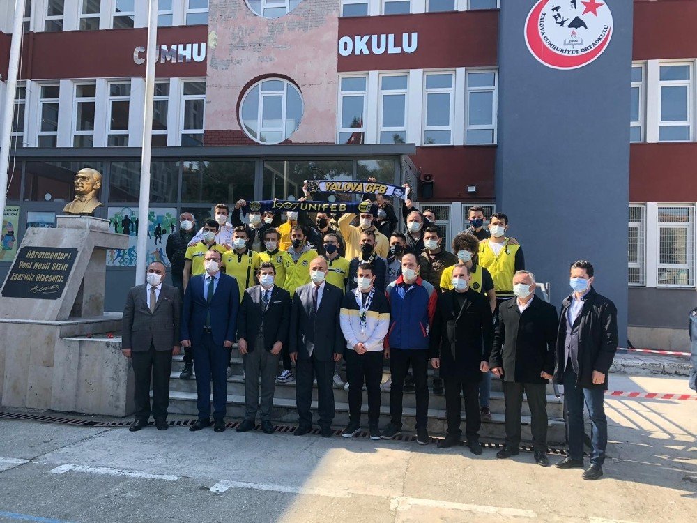 Üni̇feb’den Anlamlı Davranış