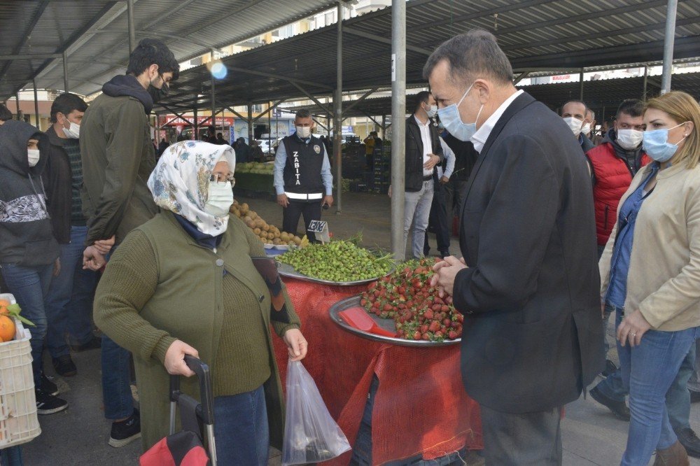 Başkan Özyiğit, Mahallelerde Vatandaşların Taleplerini Dinliyor