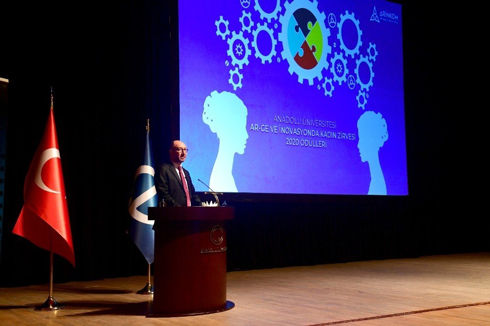 "anadolu Üniversitesi 2020 Ar-ge Ve İ̇novasyonda Kadın Zirvesi Ödülleri" Sahiplerine Takdim Edildi