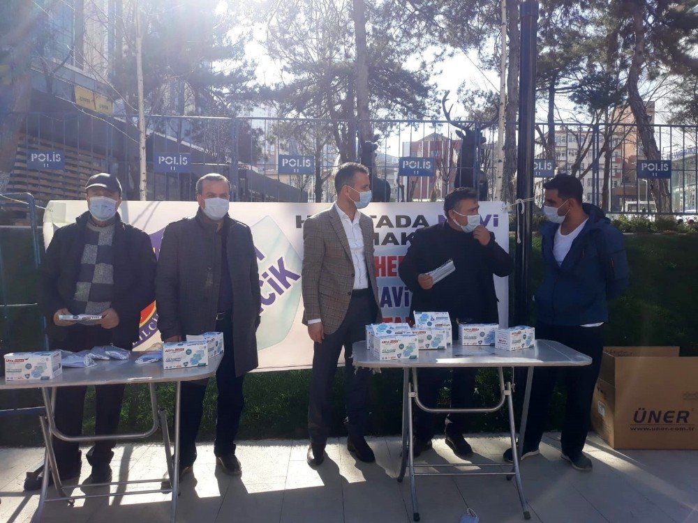 "haydi Bilecik Mavi Renk İ̇çin Mavi Maske Takalım"