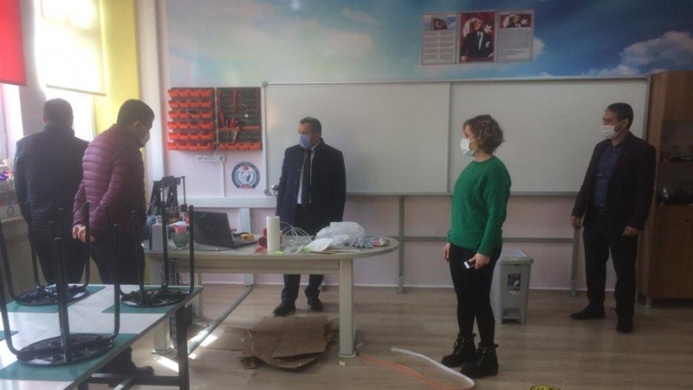 Müdür Erdoğan’dan Yüz Yüze Eğitime Başlayan Okullarda İnceleme
