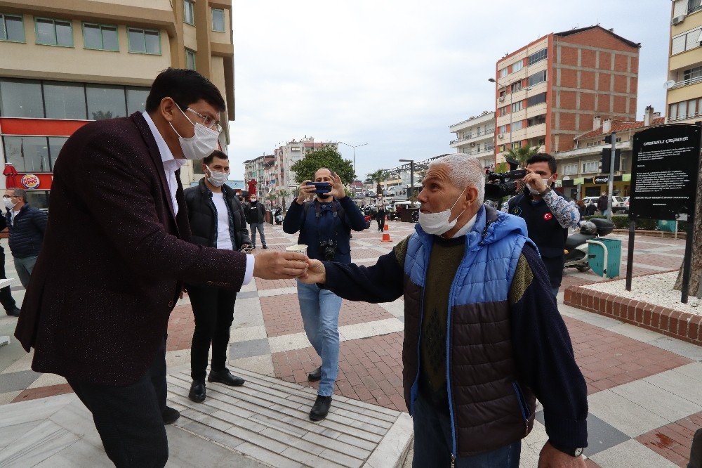Nazilli’de 5 Bin Kişiye Kandil Şerbeti Dağıtıldı
