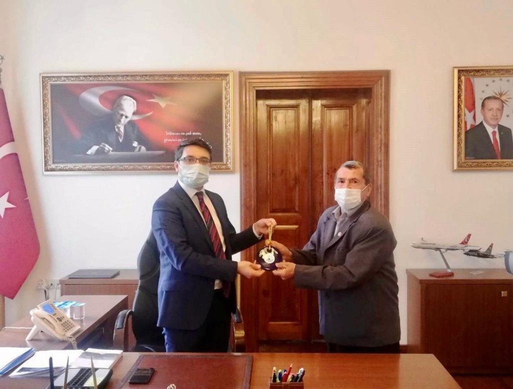 Kırmızı İlin, Mavi Mahallesine Kaymakam Ünsal’dan ‘nazar Boncuğu’