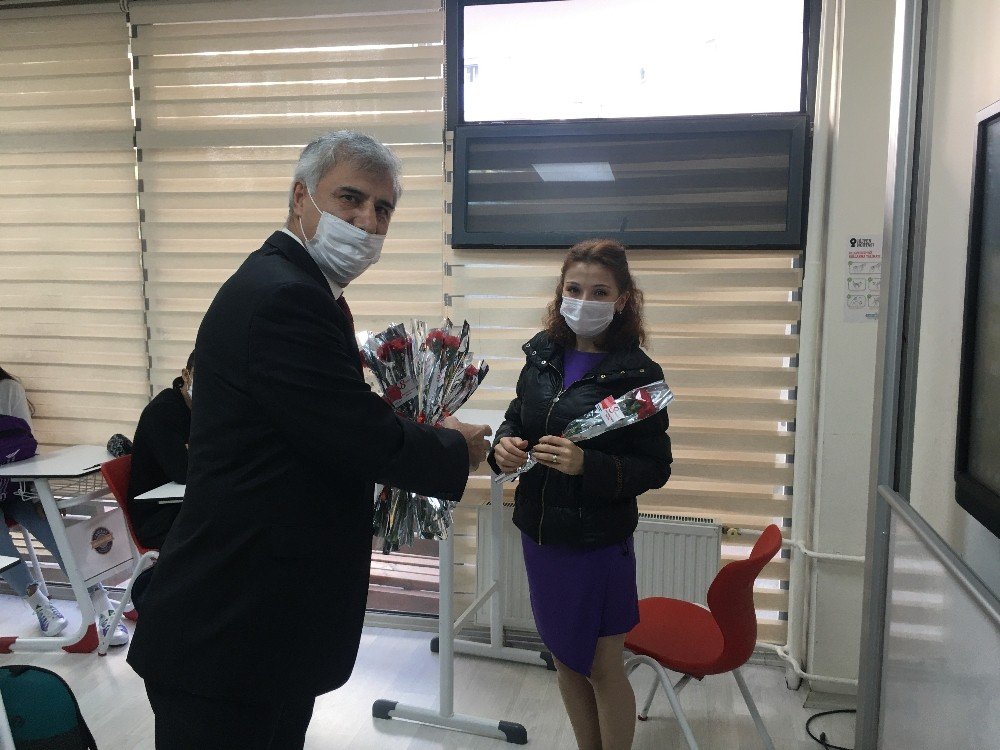 Öğretmenlerden 8 Mart Dünya Emekçi Kadınlar Gününe Özel Fotoğraf Sergisi
